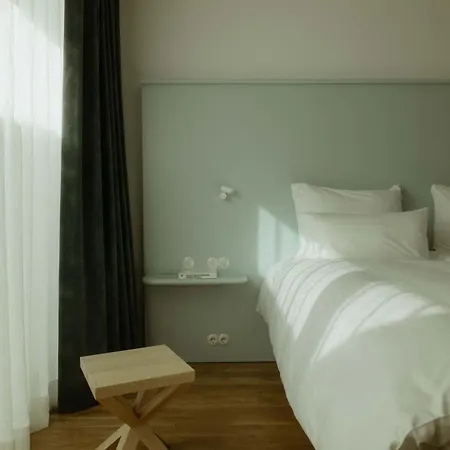 Kleiner Loewe - Stadthotel * 브레겐츠
